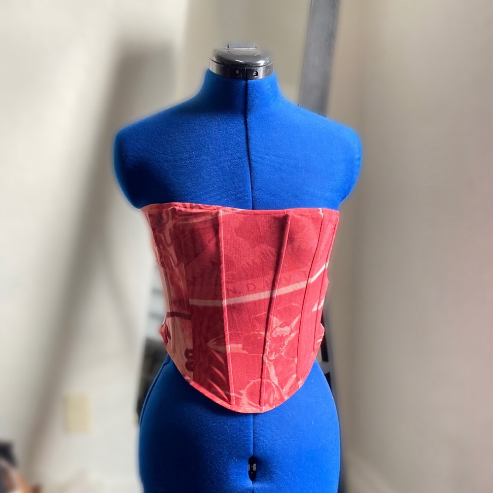 URBAN OUTFITTERS 
MIAOU CORSET TOP (S)